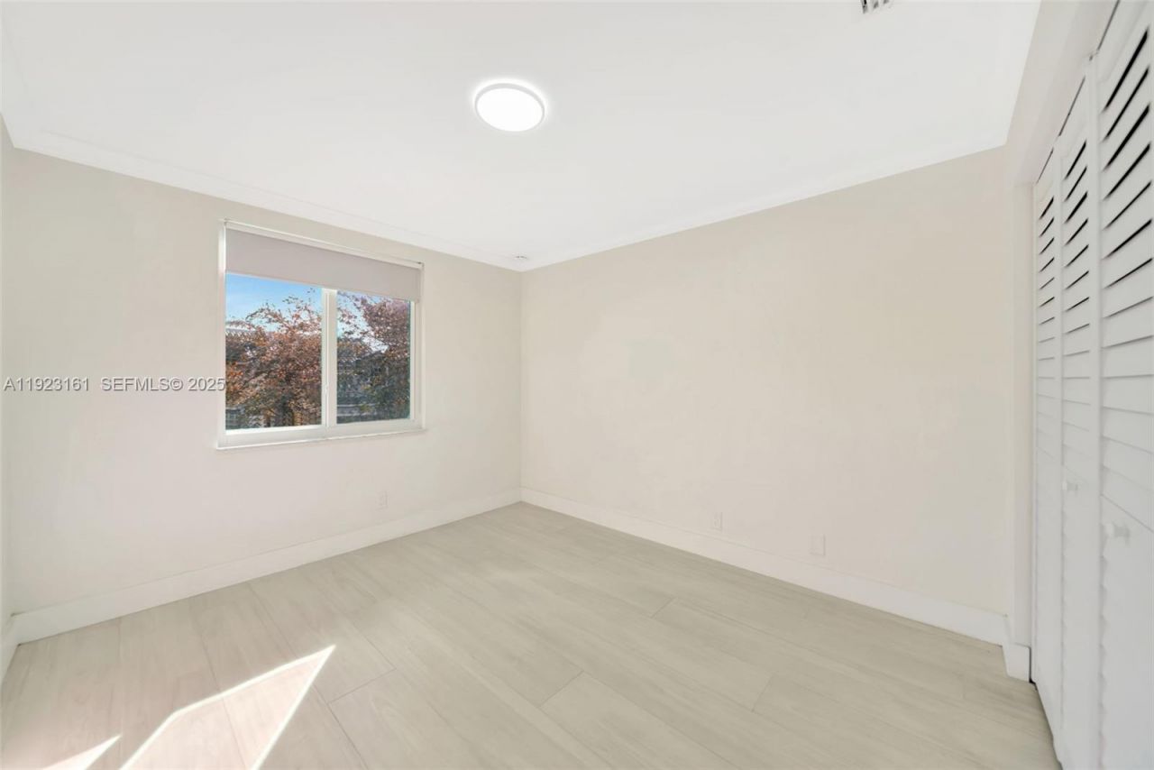 322 Lake Crest Ct , Weston, FL 33326 Photo