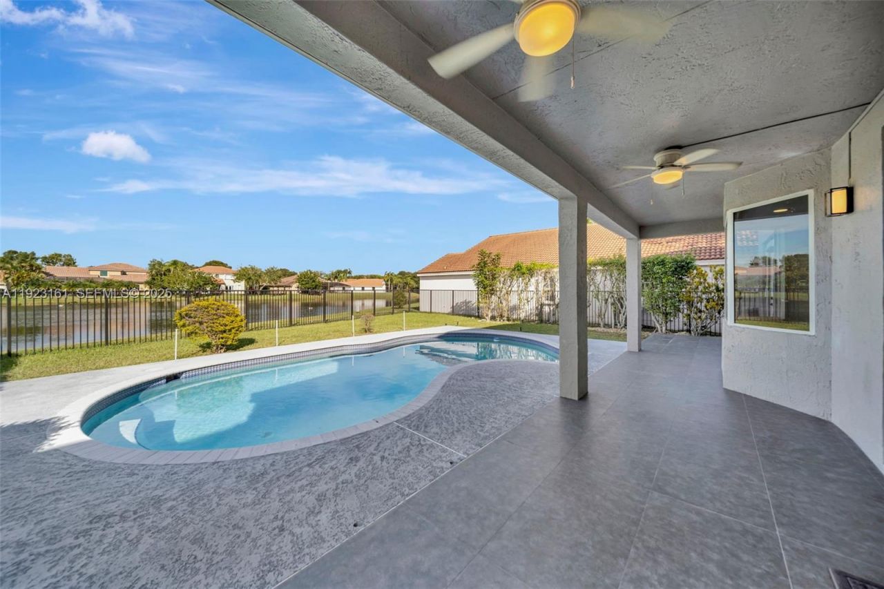 322 Lake Crest Ct , Weston, FL 33326 Photo