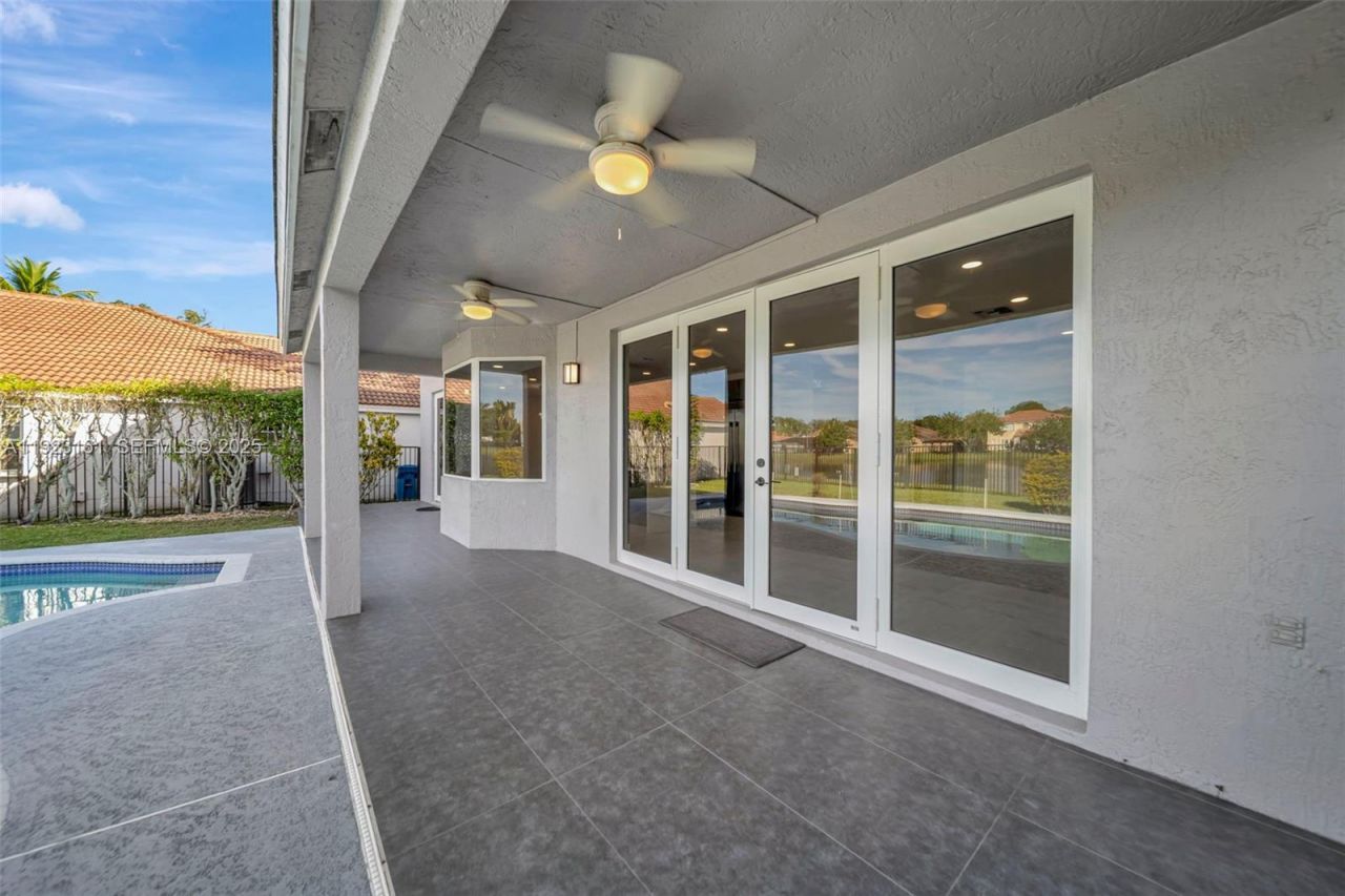 322 Lake Crest Ct , Weston, FL 33326 Photo