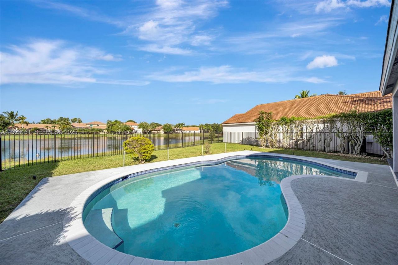 322 Lake Crest Ct , Weston, FL 33326 Photo