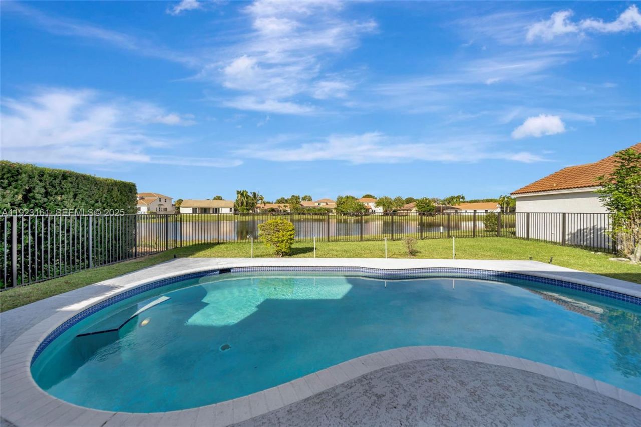 322 Lake Crest Ct , Weston, FL 33326 Photo