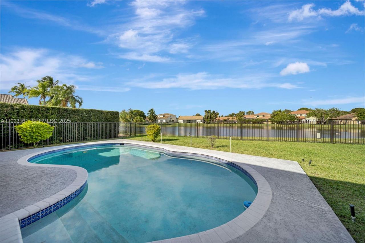 322 Lake Crest Ct , Weston, FL 33326 Photo