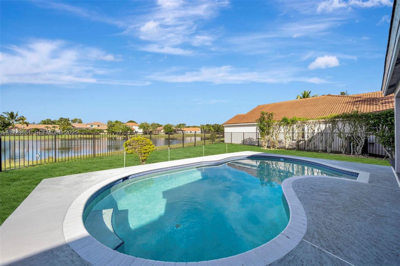 322 Lake Crest Ct , Weston, FL 33326 Photo