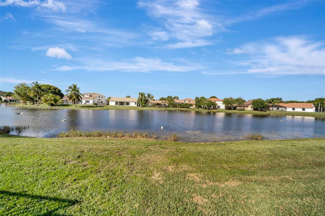 322 Lake Crest Ct , Weston, FL 33326 Photo