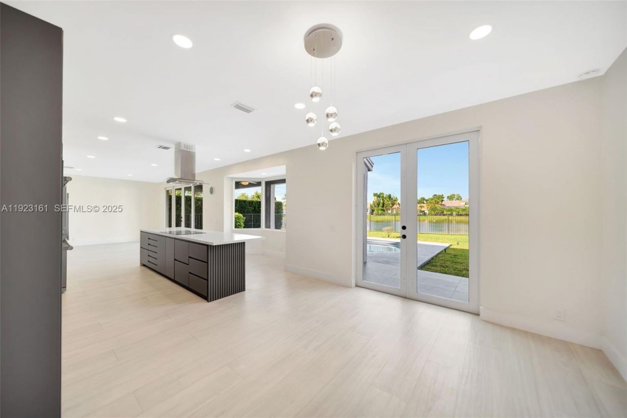 322 Lake Crest Ct , Weston, FL 33326 Photo