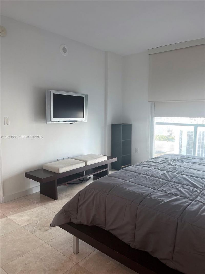 500 Brickell Ave, Unit 3105, Miami, FL 33131 Photo