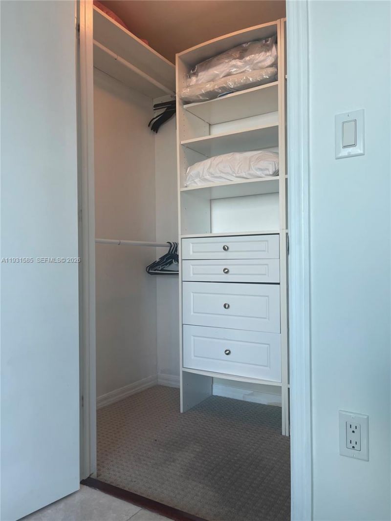 500 Brickell Ave, Unit 3105, Miami, FL 33131 Photo