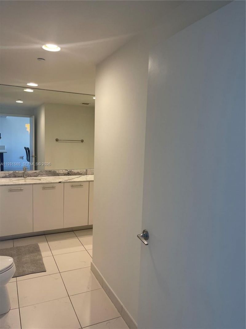 500 Brickell Ave, Unit 3105, Miami, FL 33131 Photo