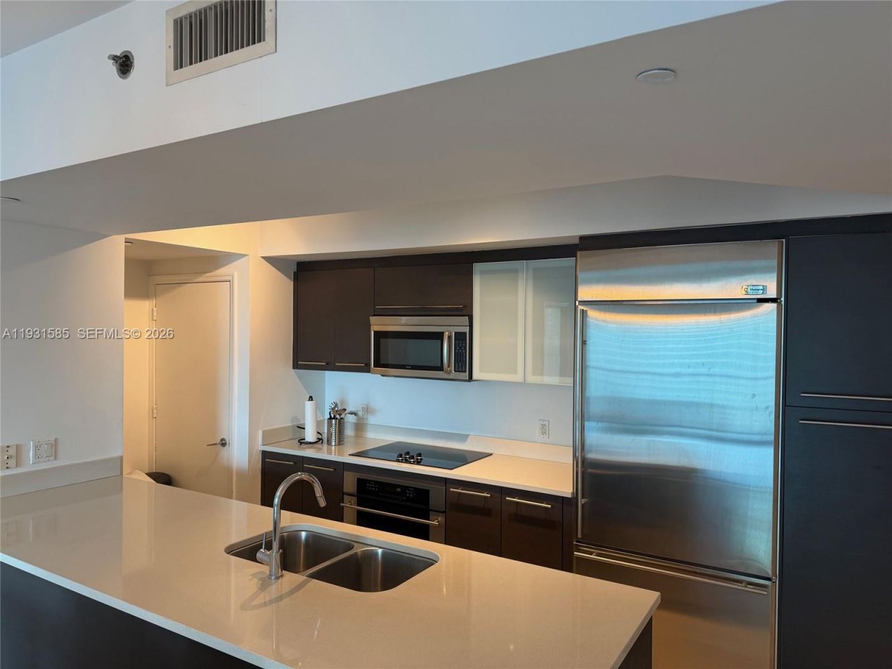 500 Brickell Ave, Unit 3105, Miami, FL 33131 Photo