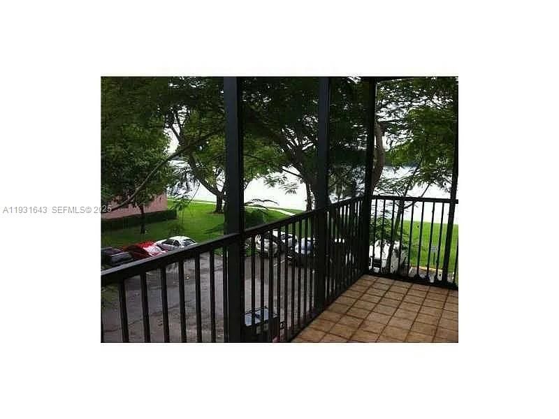 20860 San Simeon Way, Unit 302-6, Miami, FL 33179 Photo