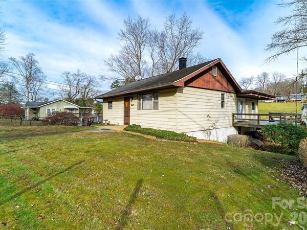 298 School Road E, Asheville, NC 28803