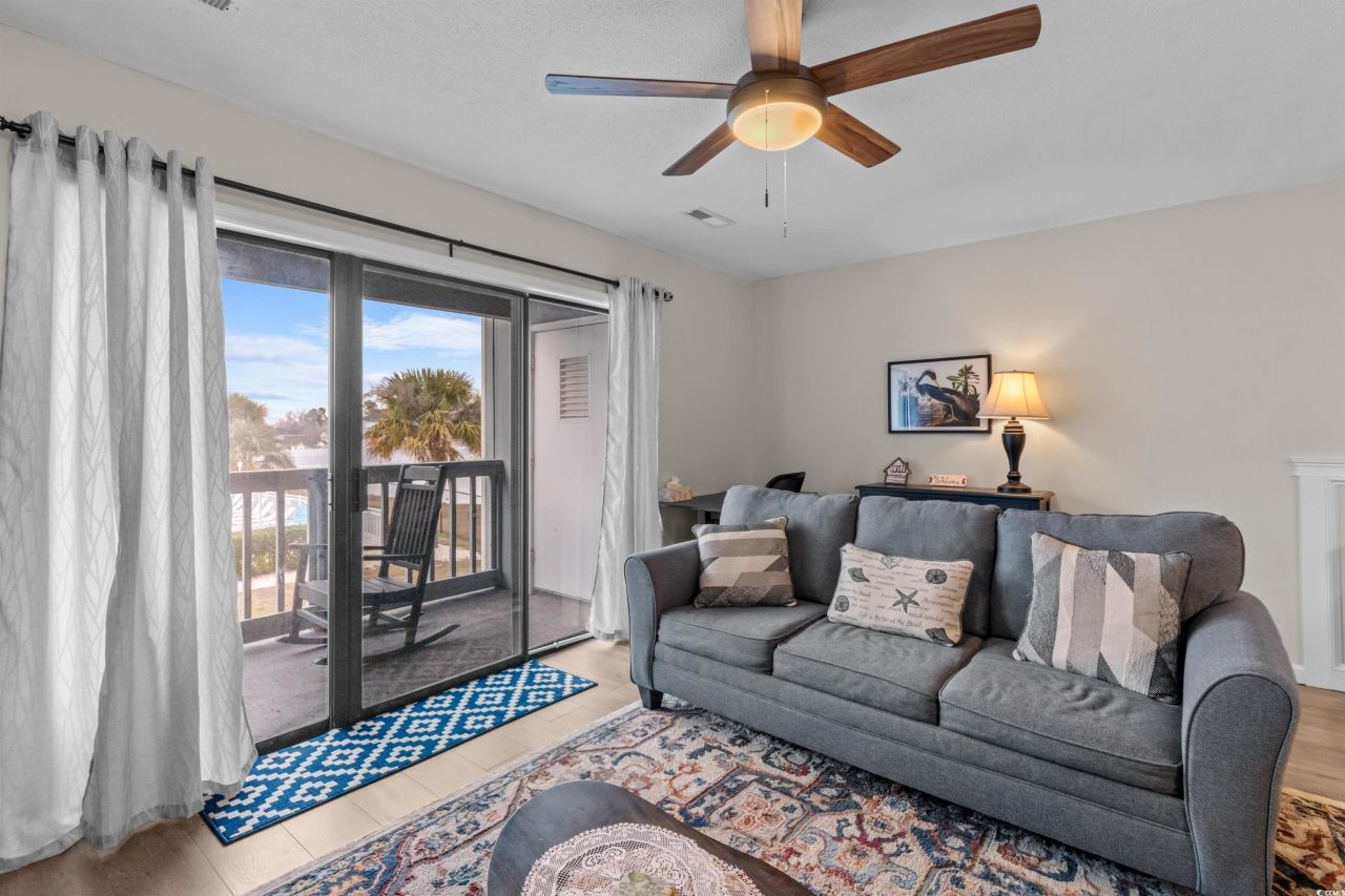 1890 Colony Dr. Photo 10