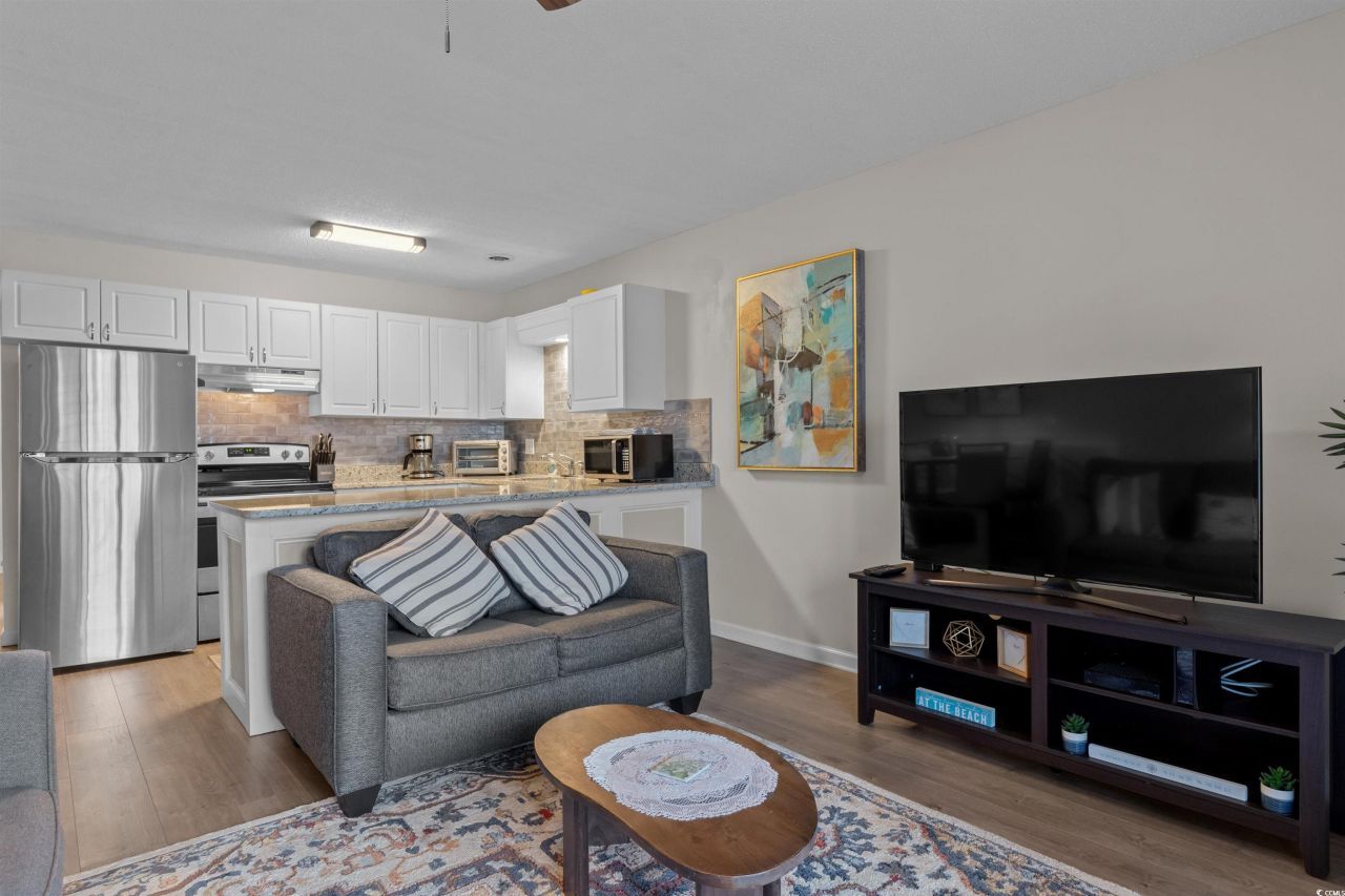 1890 Colony Dr. Photo 12