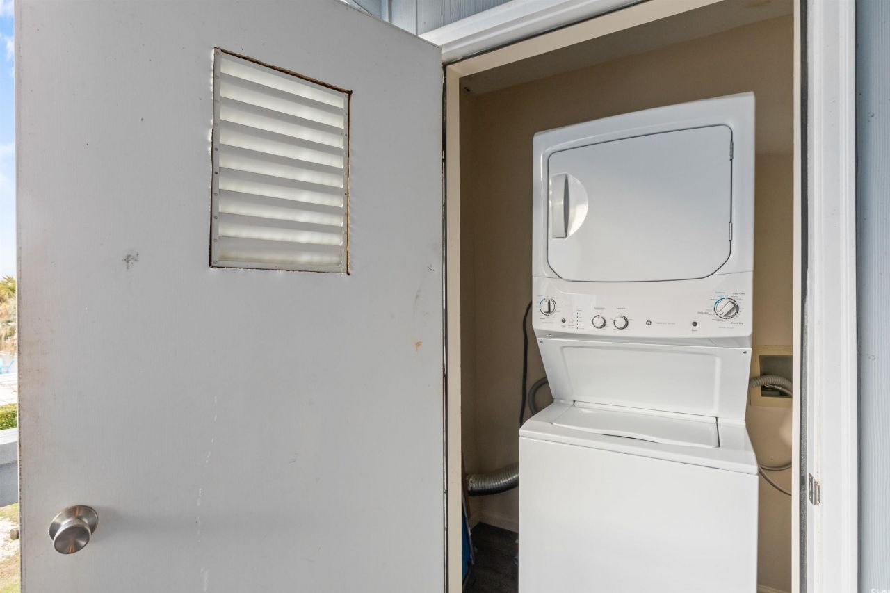 1890 Colony Dr. Photo 28