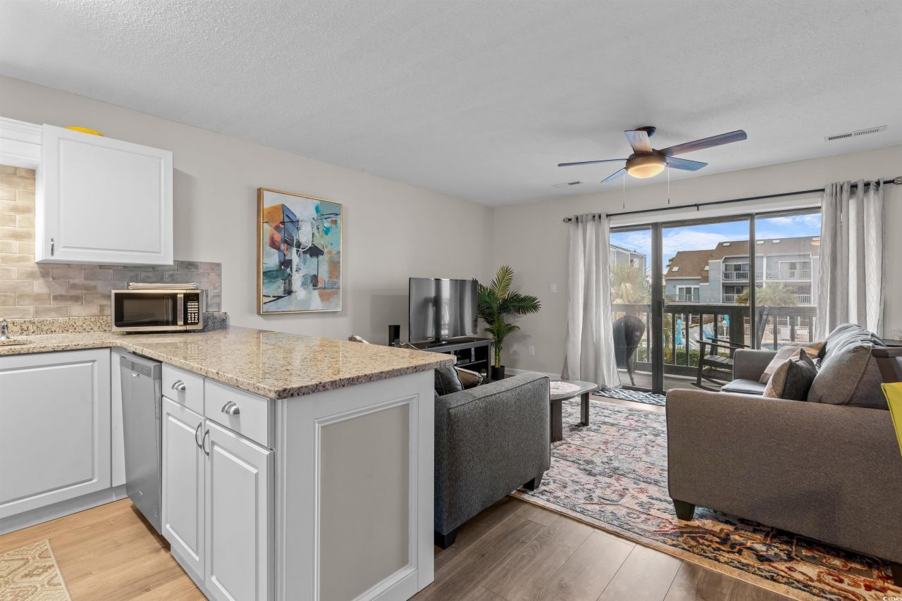 1890 Colony Dr. Photo 4