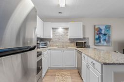 1890 Colony Dr. photo 4