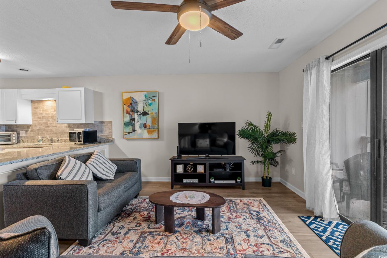 1890 Colony Dr. Photo 8