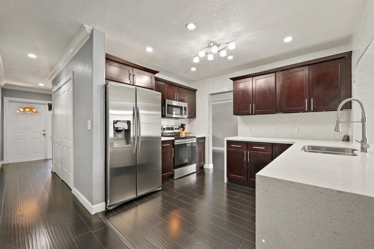 3670 NW 78th Lane, Coral Springs, FL 33065 Photo