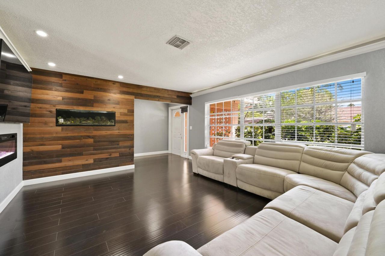 3670 NW 78th Lane, Coral Springs, FL 33065 Photo