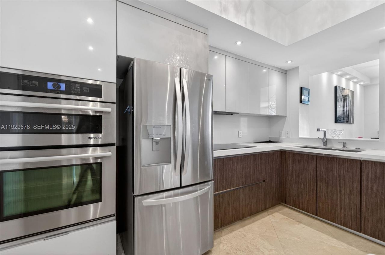 3330 NE 190th St, Unit 1519, Aventura, FL 33180 Photo