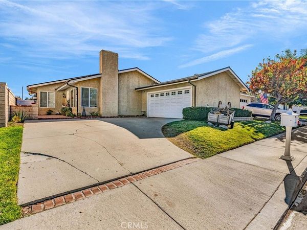 25790 Parada, Valencia, CA 91355