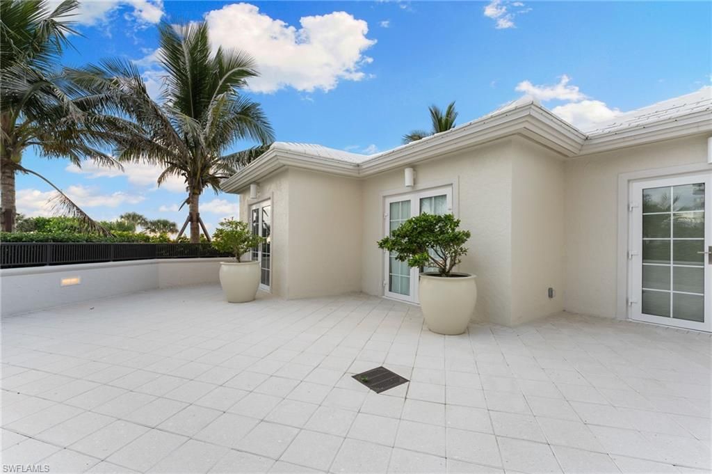 8473 Bay Colony Dr, Unit 701, Naples, FL 34108 Photo