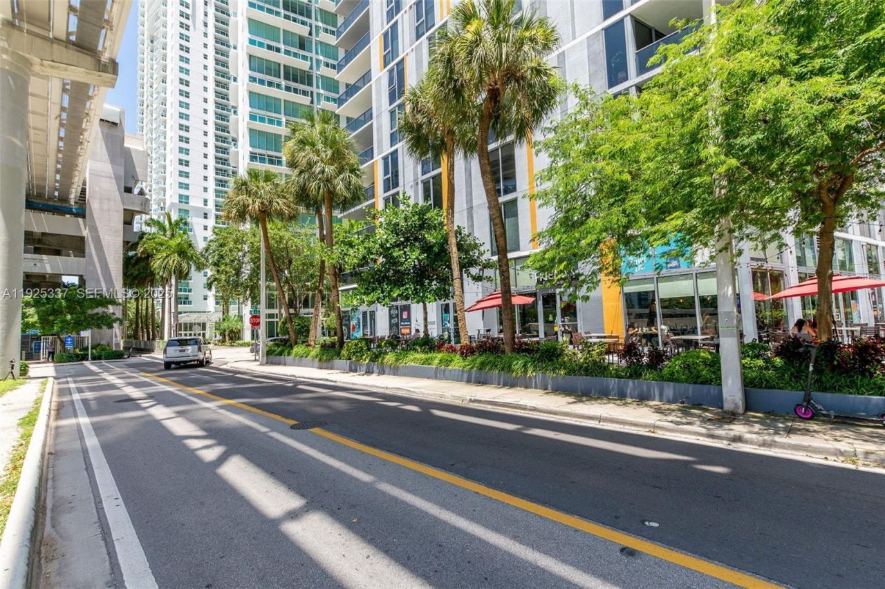 41 SE 5th St, Unit 2314, Miami, FL 33131 Photo