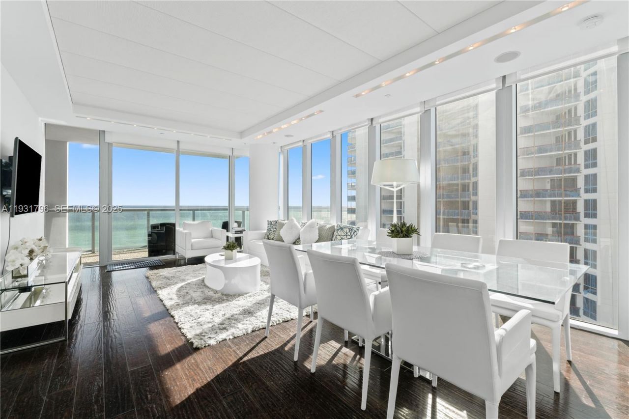 6799 Collins Ave, Unit 1005, Miami Beach, FL 33141 Photo