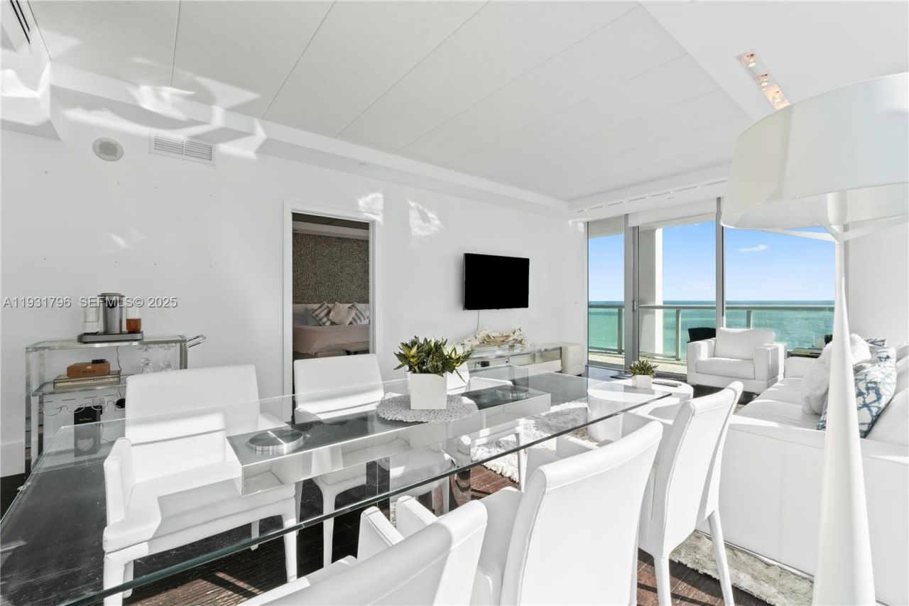 6799 Collins Ave, Unit 1005, Miami Beach, FL 33141 Photo
