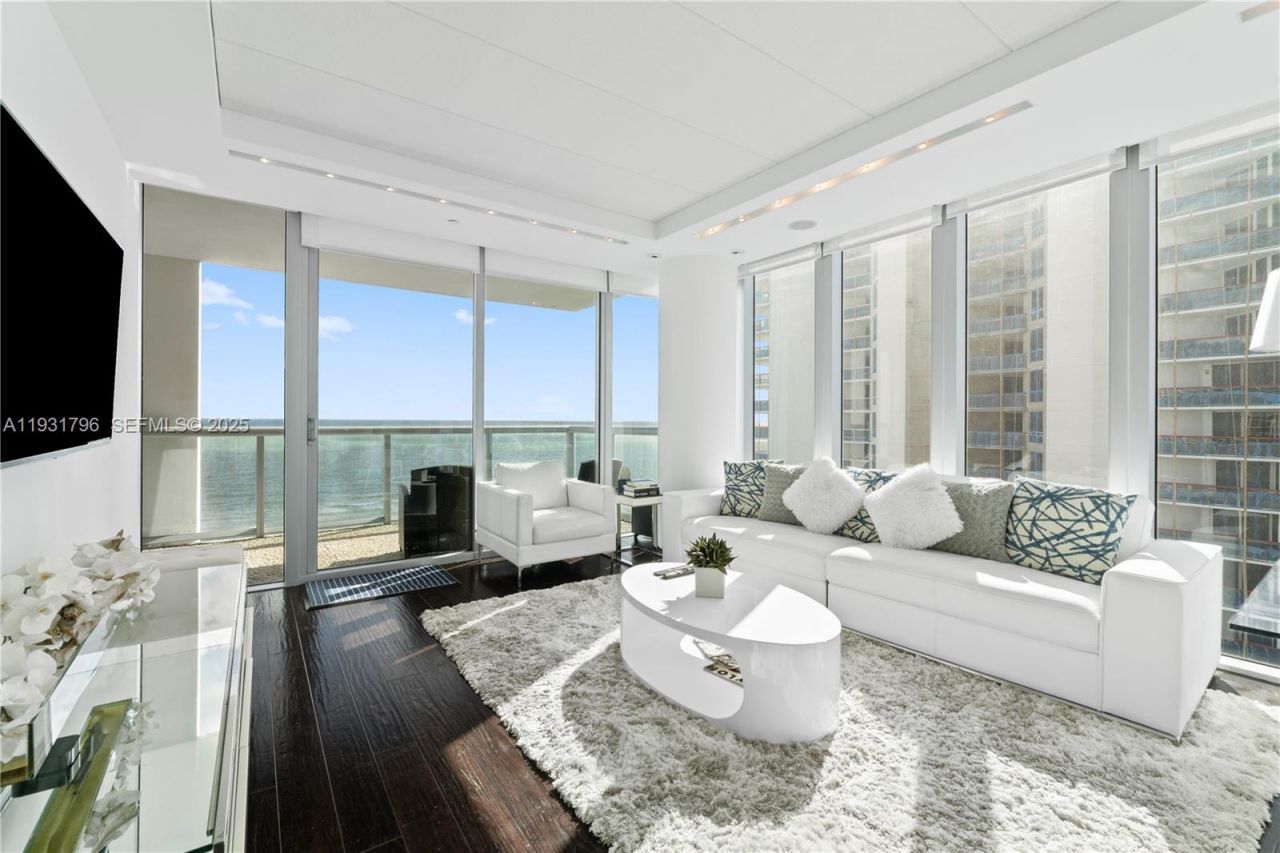 6799 Collins Ave, Unit 1005, Miami Beach, FL 33141 Photo