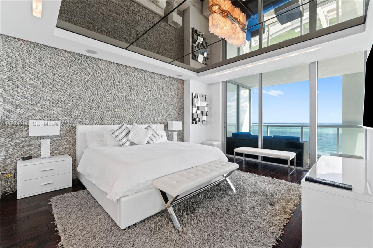 6799 Collins Ave, Unit 1005, Miami Beach, FL 33141 Photo