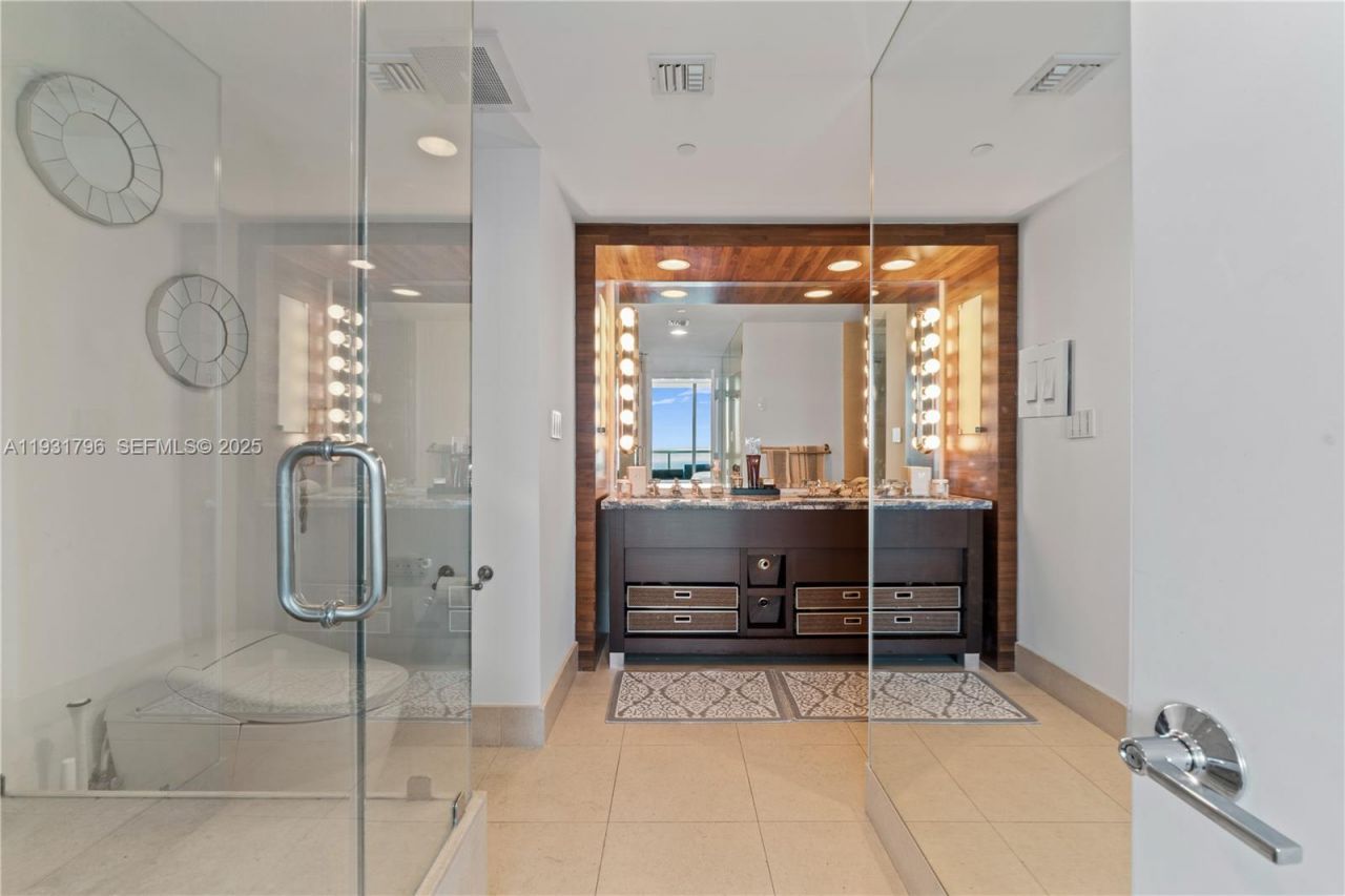 6799 Collins Ave, Unit 1005, Miami Beach, FL 33141 Photo