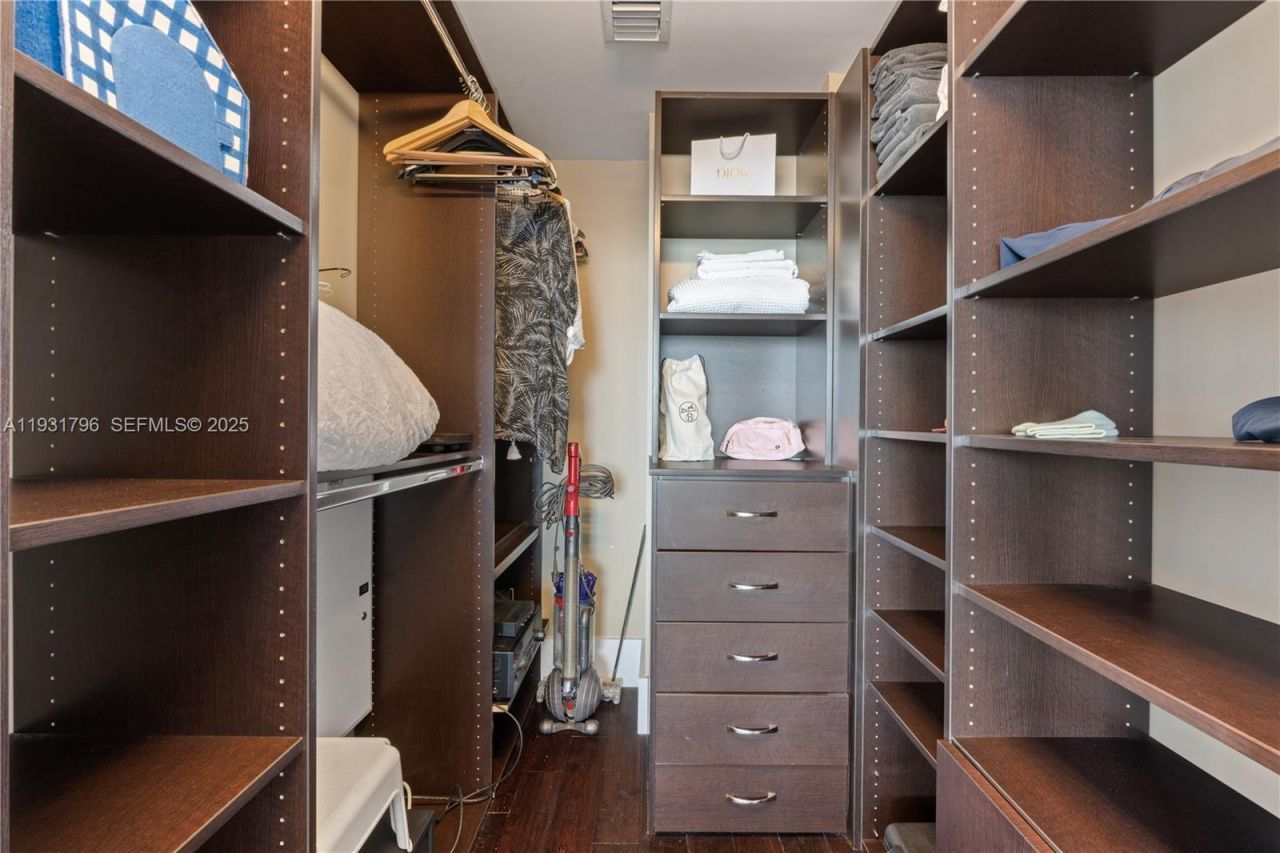 6799 Collins Ave, Unit 1005, Miami Beach, FL 33141 Photo