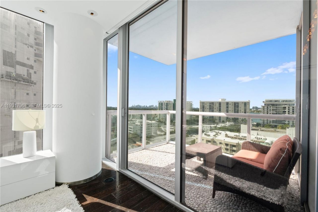 6799 Collins Ave, Unit 1005, Miami Beach, FL 33141 Photo