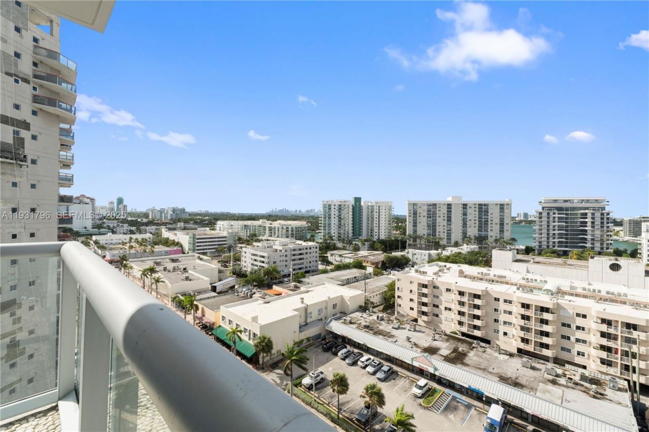 6799 Collins Ave, Unit 1005, Miami Beach, FL 33141 Photo