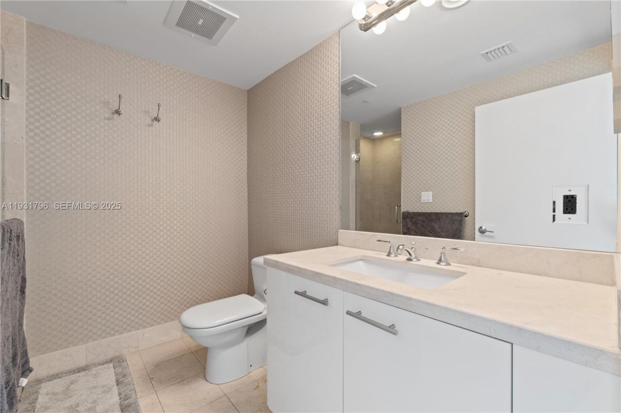 6799 Collins Ave, Unit 1005, Miami Beach, FL 33141 Photo