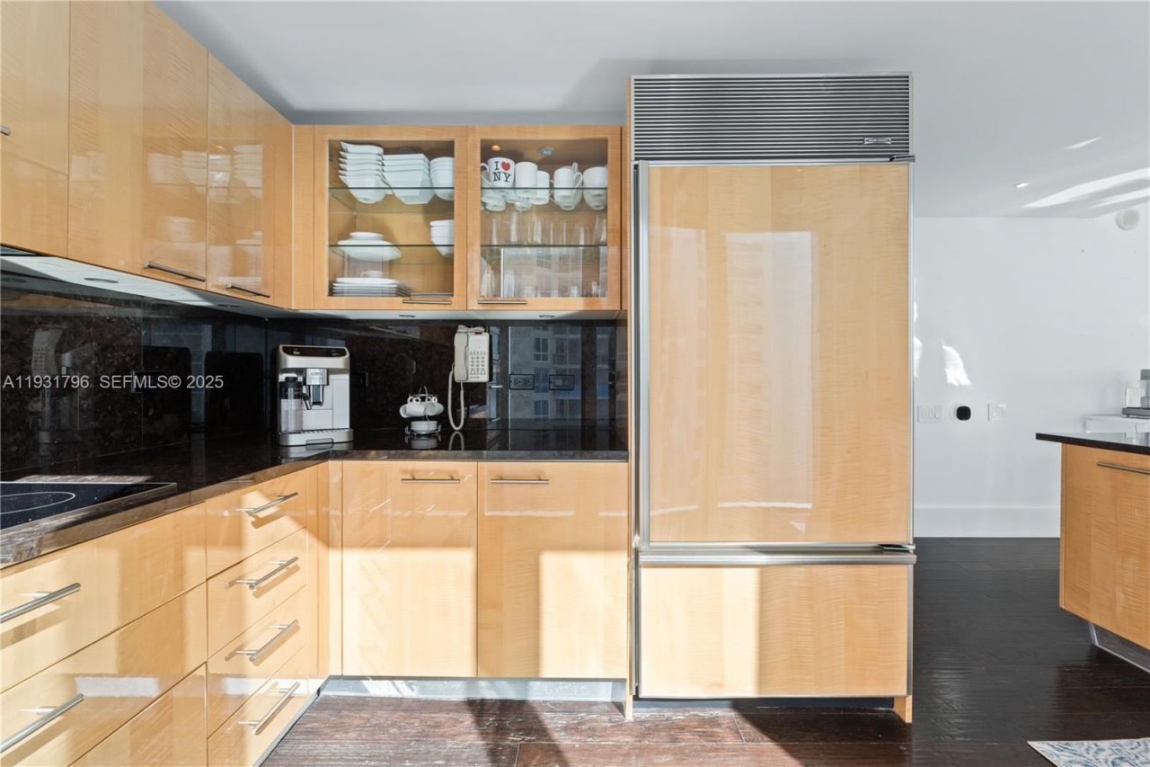 6799 Collins Ave, Unit 1005, Miami Beach, FL 33141 Photo