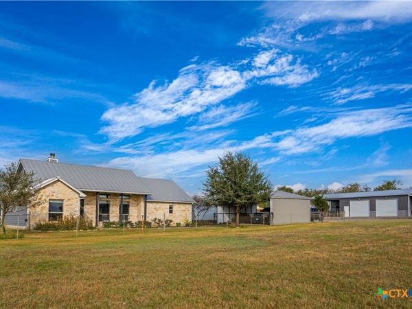 3585 Pittman Road, St Hedwig, TX 78152
