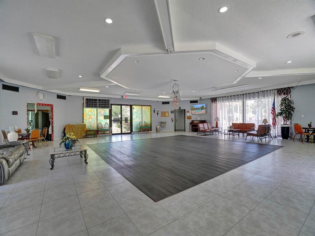 5041 W Oakland Park Boulevard, Unit 111, Lauderdale Lakes, FL 33313 Photo