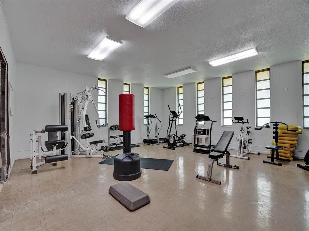 5041 W Oakland Park Boulevard, Unit 111, Lauderdale Lakes, FL 33313 Photo