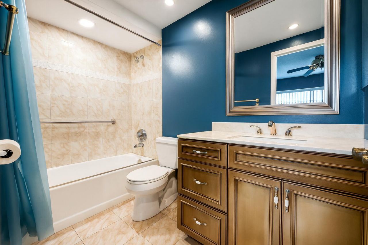 5041 W Oakland Park Boulevard, Unit 111, Lauderdale Lakes, FL 33313 Photo