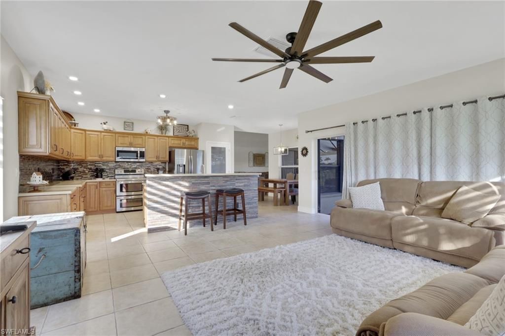 11982 Royal Tee Cir, Cape Coral, FL 33991 Photo