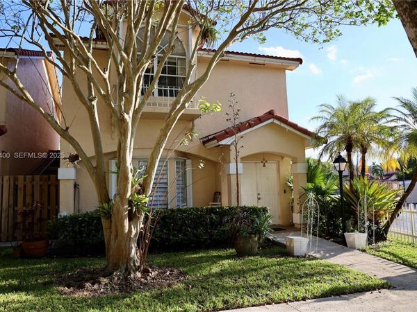 11049 SW 152nd Ct , Miami, FL 33196