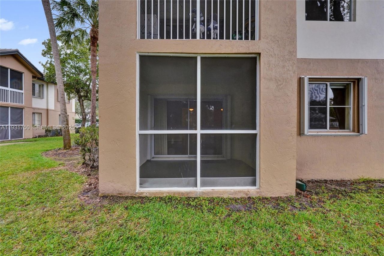 9833 Westview Dr, Unit 819, Coral Springs, FL 33076 Photo