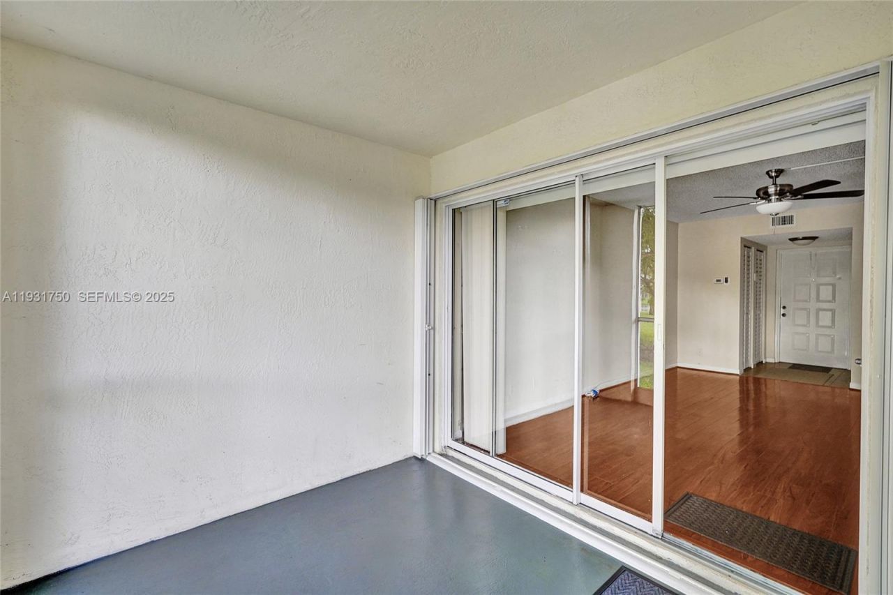 9833 Westview Dr, Unit 819, Coral Springs, FL 33076 Photo