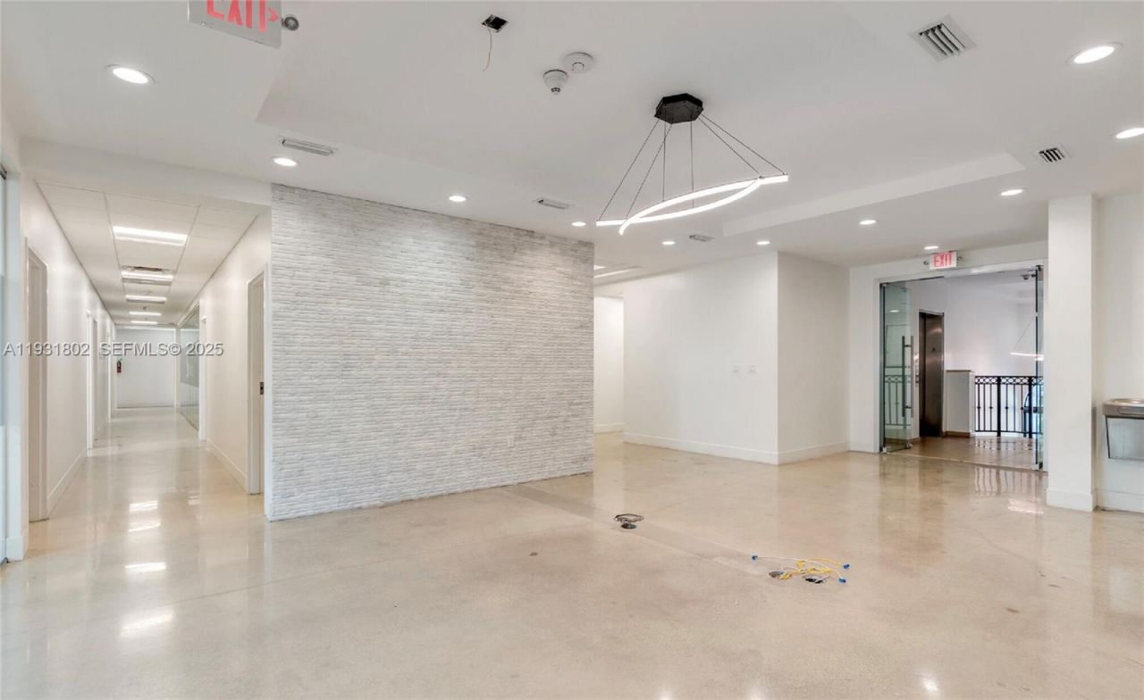 6900 SW 80th St , Miami, FL 33143 Photo