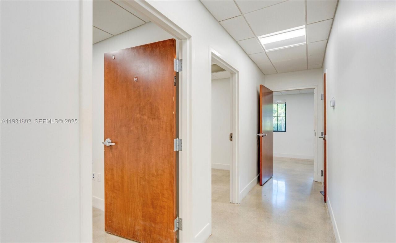 6900 SW 80th St , Miami, FL 33143 Photo