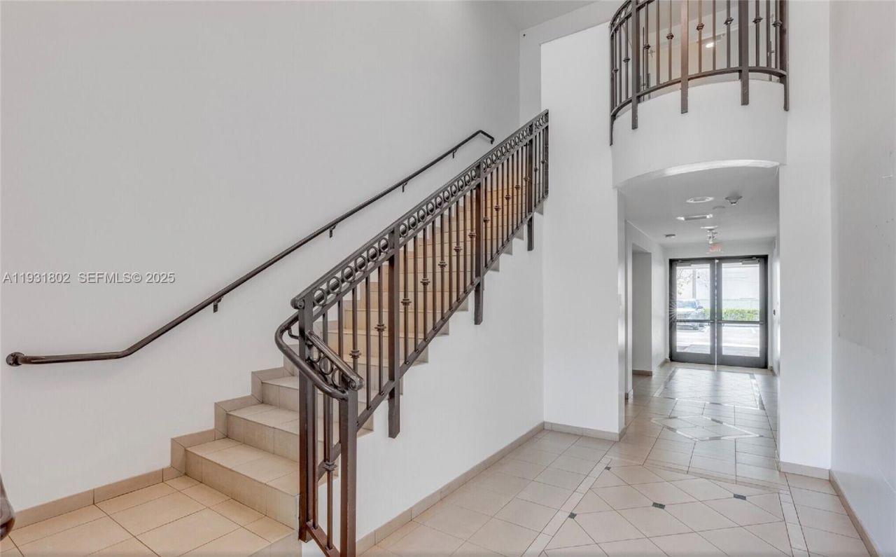 6900 SW 80th St , Miami, FL 33143 Photo