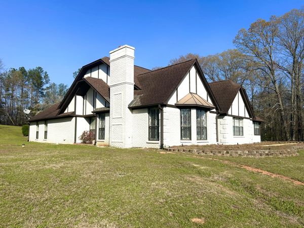 621 Justice Road, Fulton, MS 38843