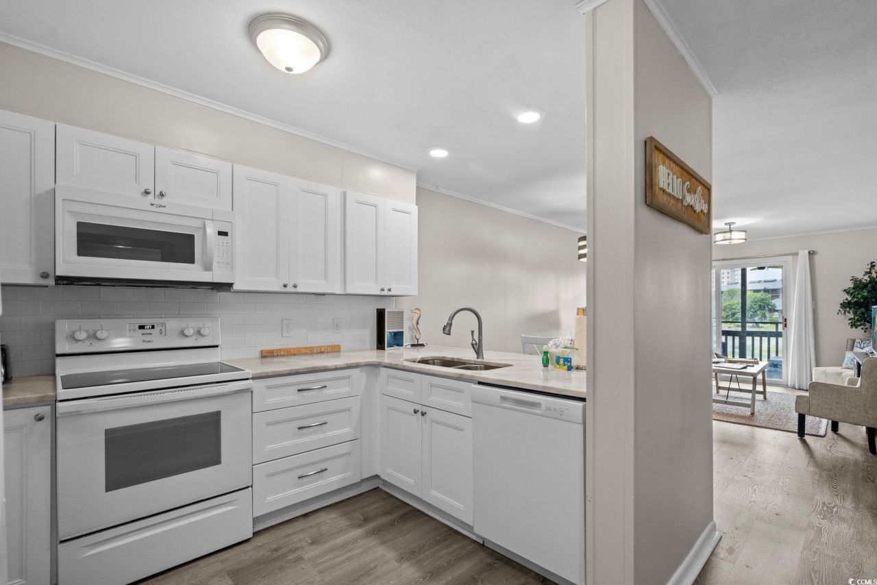 9501 Shore Dr. Photo 10